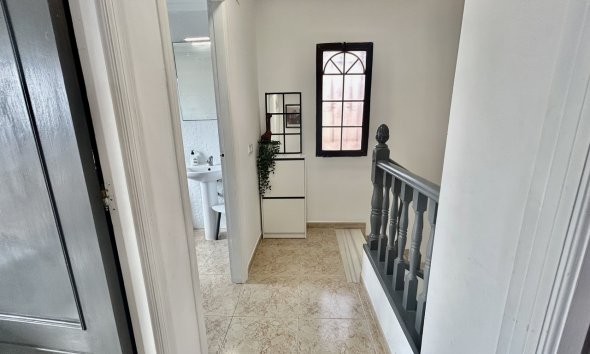 Revente - Villa -
Villamartin - Costa Blanca