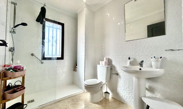 Revente - Villa -
Villamartin - Costa Blanca