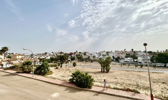 Revente - Villa -
Villamartin - Costa Blanca