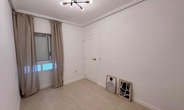 Revente - Apartment -
Torrevieja - Estacion De Autobuses