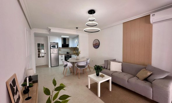 Revente - Apartment -
Torrevieja - Estacion De Autobuses