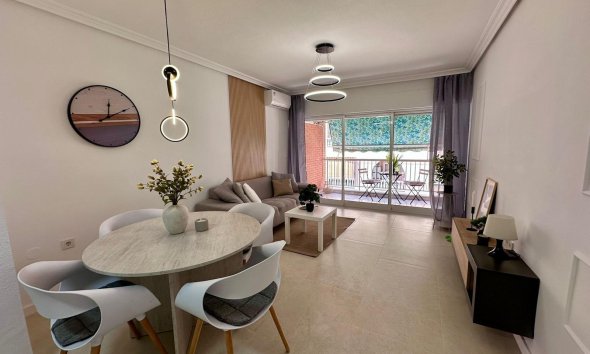 Revente - Apartment -
Torrevieja - Estacion De Autobuses