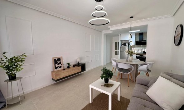 Revente - Apartment -
Torrevieja - Estacion De Autobuses