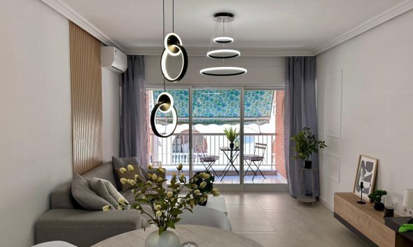 Revente - Apartment -
Torrevieja - Estacion De Autobuses