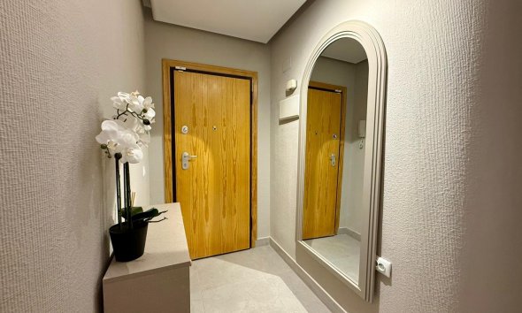 Revente - Apartment -
Torrevieja - Playa del Cura