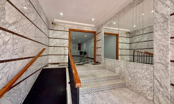 Revente - Apartment -
Torrevieja - Playa del Cura