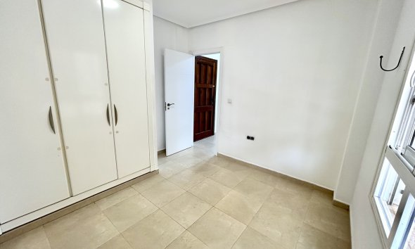 Revente - Apartment -
Villamartin - Costa Blanca
