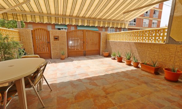 Revente - Town House -
Torrevieja - Playa De Los Naufragos