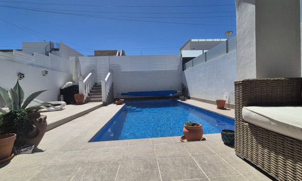 Revente - Semi Detached -
Villamartin - Costa Blanca