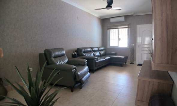 Revente - Semi Detached -
Villamartin - Costa Blanca