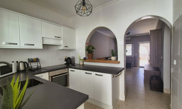 Revente - Semi Detached -
Villamartin - Costa Blanca