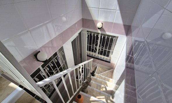 Revente - Semi Detached -
Villamartin - Costa Blanca