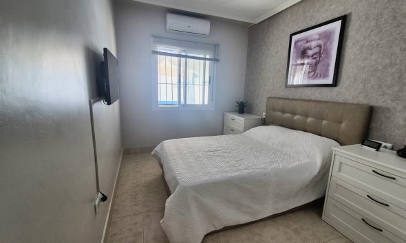 Revente - Semi Detached -
Villamartin - Costa Blanca