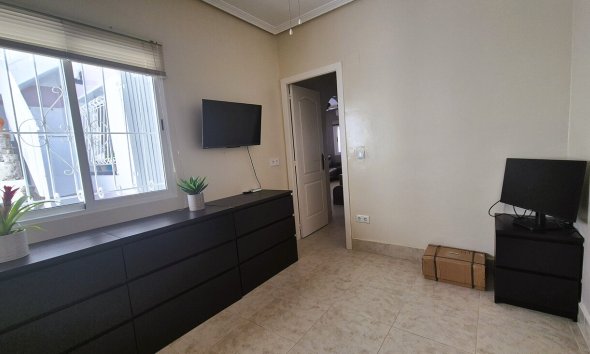 Revente - Semi Detached -
Villamartin - Costa Blanca