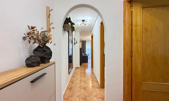 Revente - Apartment -
Torrevieja - Parque de las Naciones