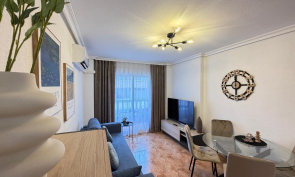 Revente - Apartment -
Torrevieja - Parque de las Naciones
