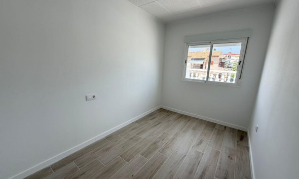Resale - Town House -
Torrevieja - Sector 25