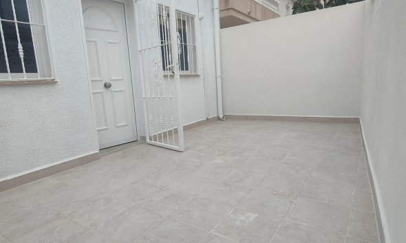 Resale - Town House -
Torrevieja - Sector 25