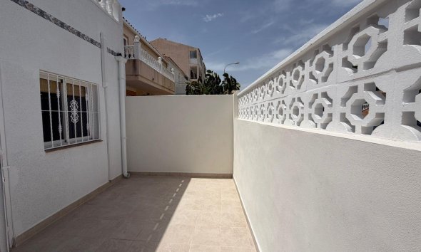 Resale - Town House -
Torrevieja - Sector 25