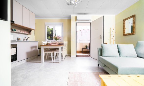 Revente - Apartment -
Torrevieja - La Veleta