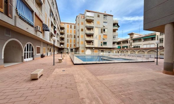 Revente - Apartment -
Torrevieja - Acequion