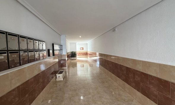 Revente - Apartment -
Torrevieja - Acequion