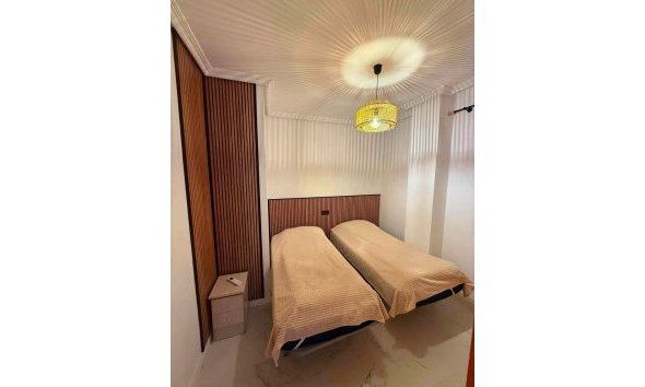 Revente - Apartment -
Torrevieja - Acequion
