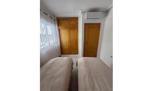 Revente - Apartment -
Torrevieja - Acequion