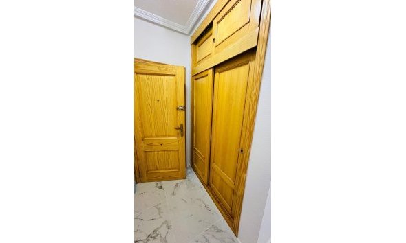 Revente - Apartment -
Torrevieja - Acequion
