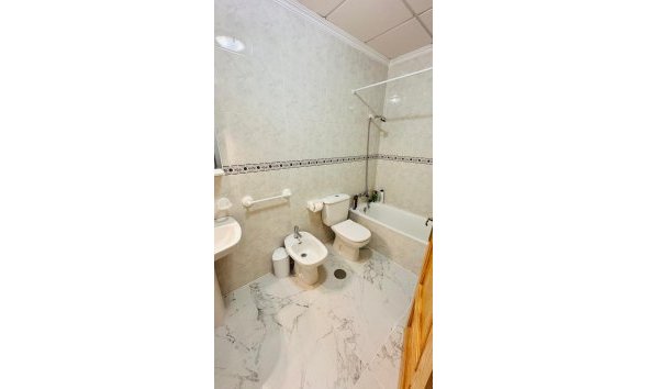 Revente - Apartment -
Torrevieja - Acequion
