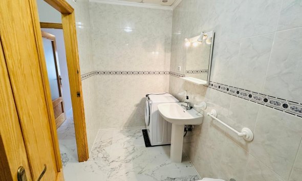 Revente - Apartment -
Torrevieja - Acequion