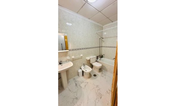 Revente - Apartment -
Torrevieja - Acequion