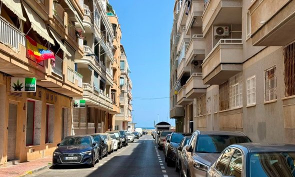 Revente - Apartment -
Torrevieja - Playa del Cura