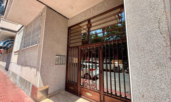 Revente - Apartment -
Torrevieja - Playa del Cura
