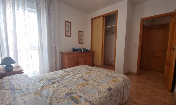 Revente - Apartment -
Torrevieja - Centro