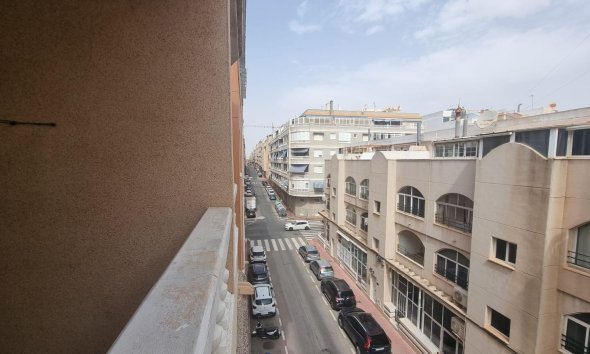 Revente - Apartment -
Torrevieja - Centro