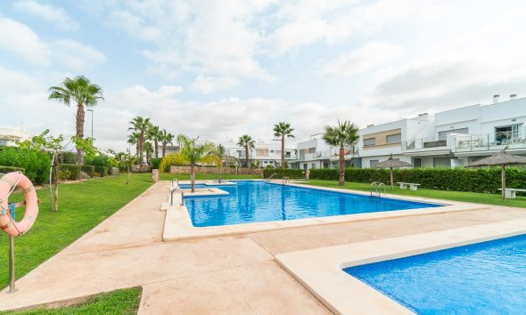Revente - Bungalow -
Vistabella Golf Entre Naranjos - Inland
