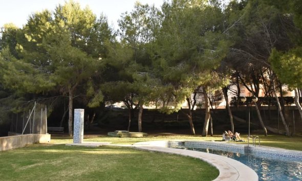 Revente - Apartment -
Orihuela Costa - Campoamor