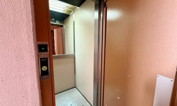 Revente - Apartment -
Torrevieja - Playa del Cura