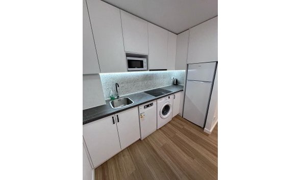 Revente - Apartment -
Torrevieja - Estacion De Autobuses