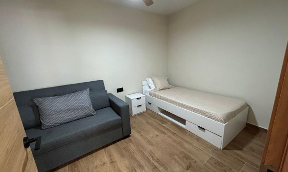 Revente - Apartment -
Torrevieja - Estacion De Autobuses