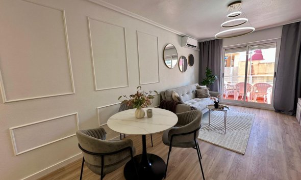Revente - Apartment -
Torrevieja - Habaneras