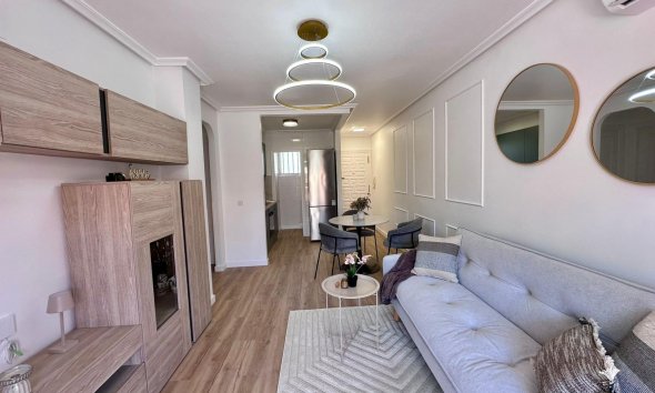 Revente - Apartment -
Torrevieja - Habaneras