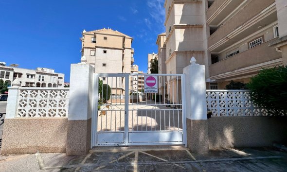 Revente - Apartment -
Torrevieja - Habaneras