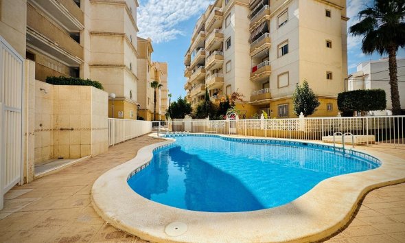 Revente - Apartment -
Torrevieja - Playa del Cura