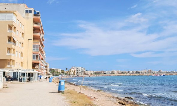 Revente - Attique -
Torrevieja - Playa De Los Naufragos