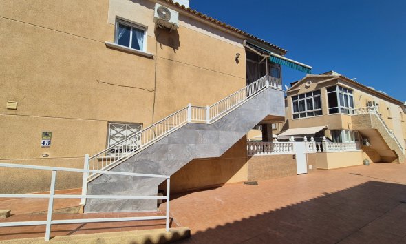 Resale - Bungalow -
Torrevieja - Costa Blanca