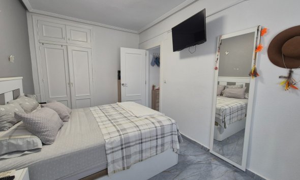 Resale - Bungalow -
Torrevieja - Costa Blanca