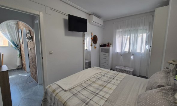Resale - Bungalow -
Torrevieja - Costa Blanca