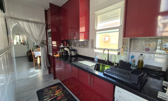 Resale - Bungalow -
Torrevieja - Costa Blanca